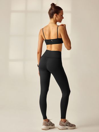 CONJUNTO TOP ALÇAS FINAS E CALÇA LEGGING PRETO BÁSICO FITNESS ESSENCIAL