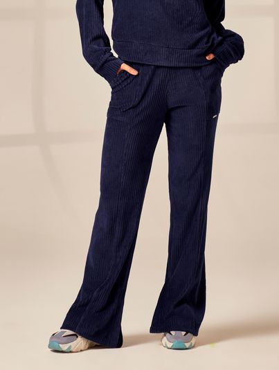Calça Flare Com Fenda Azul Marinho