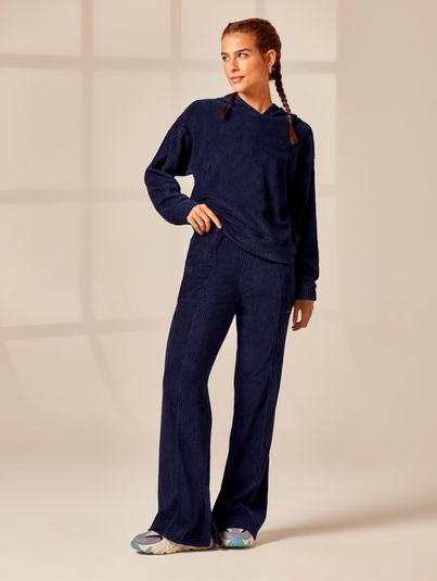 Calça Flare Com Fenda Azul Marinho