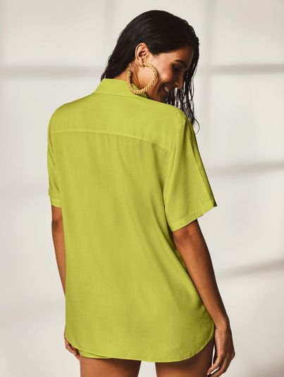 Camisa Básica Manga Curta Com Bolso Verde Folhagem