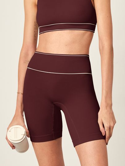 Shorts Fit Cós Alto Sem Costura Vinho Douro