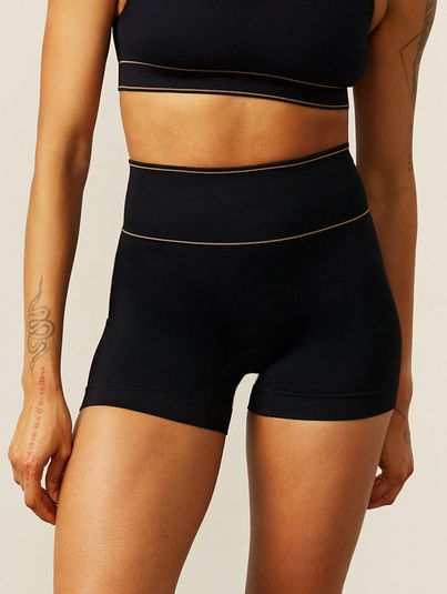 Shorts Fit Cós Alto Sem Costura Preto 4